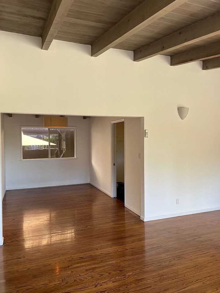 6119 Glen Alder St #1 - Photo 6 of 10