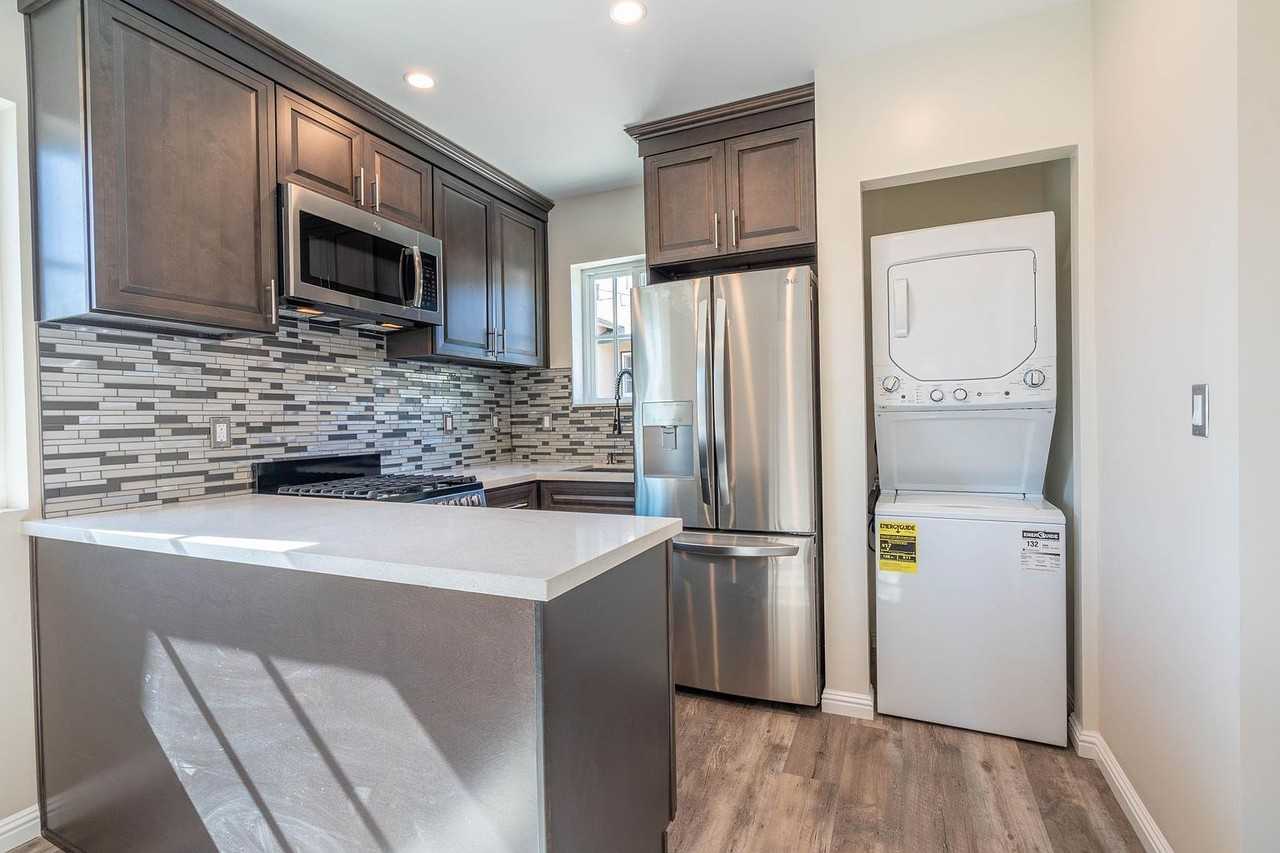 6262 Cahuenga Blvd #1 - Photo 5 of 10