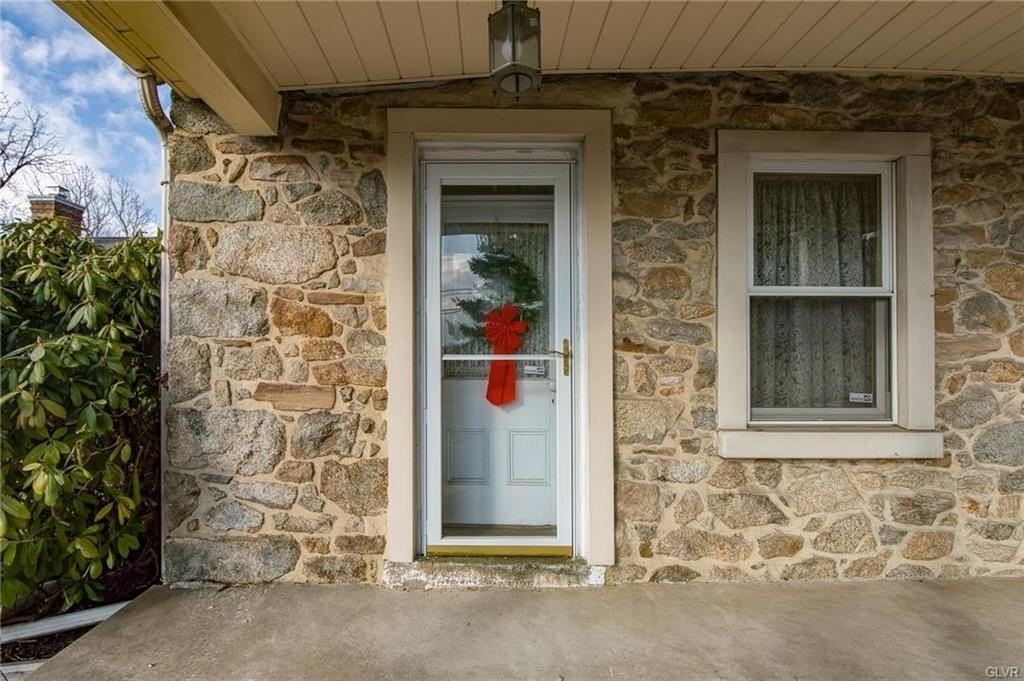 373 E High St - Photo 2 of 20