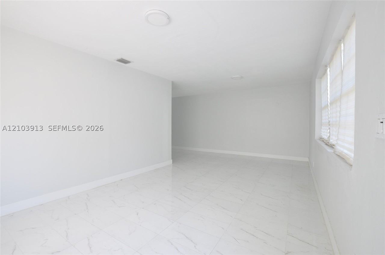 10504 Sw 77th Ct #10504 - Photo 3 of 15