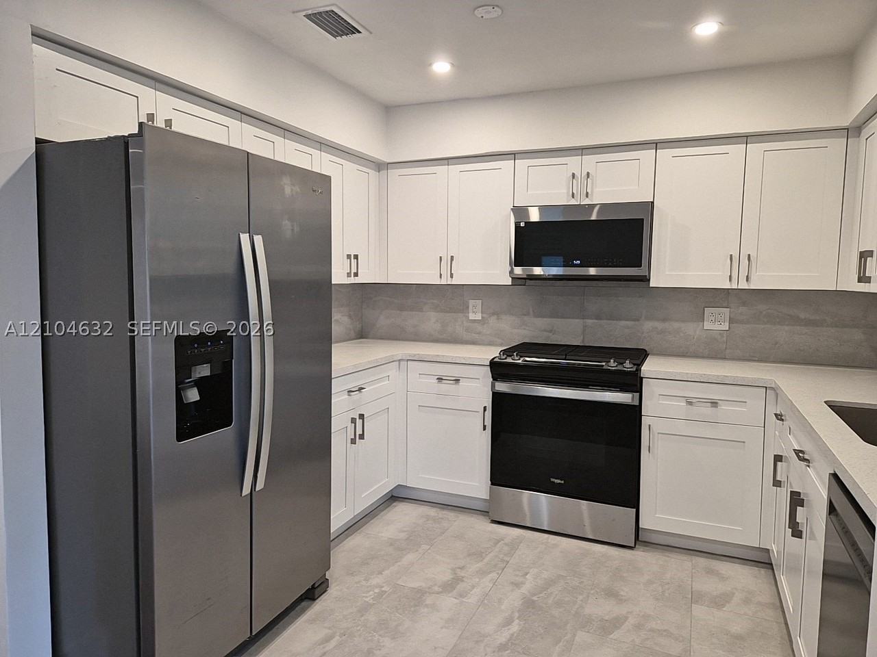 3038 Arthur St - Photo 6 of 35