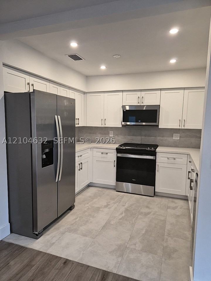 3038 Arthur St - Photo 7 of 35