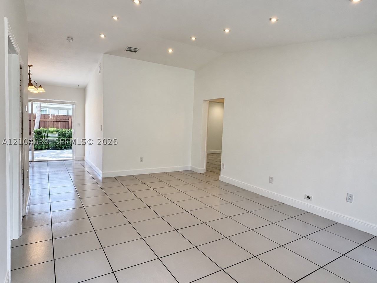 12446 Sw 115th Ter #12446 - Photo 5 of 18