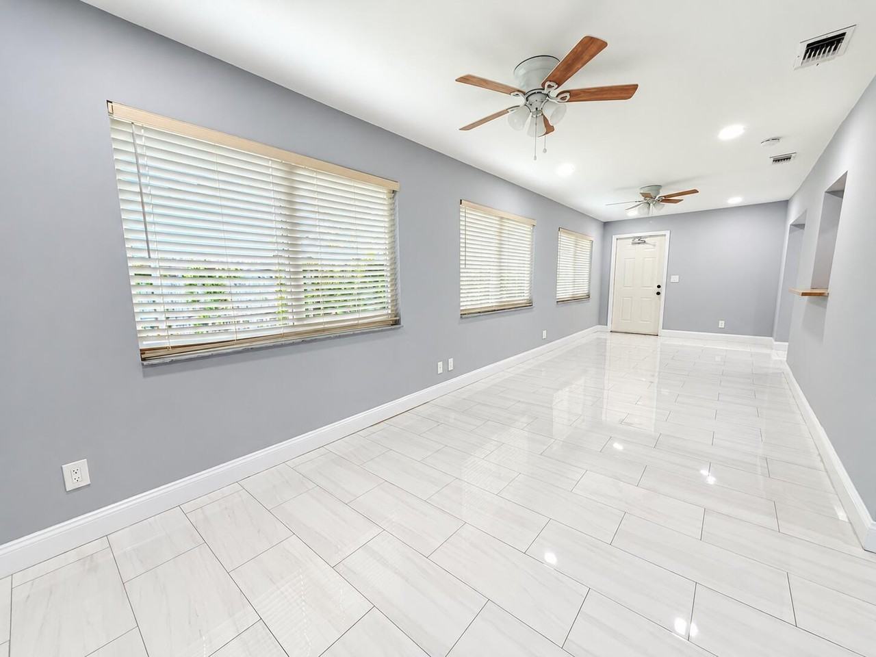 22199 Sw 59th Ave - Photo 6 of 8