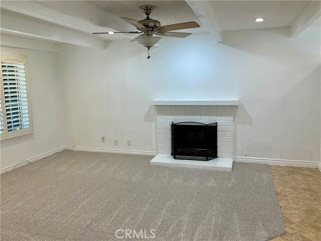 425 N Roni Ln - Photo 3 of 8