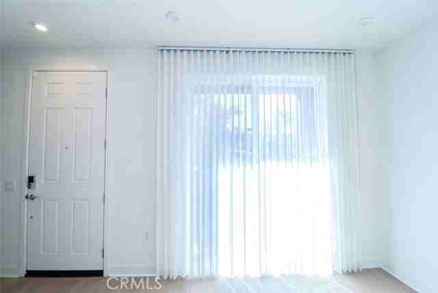 681 S Lyon St - Photo 7 of 8