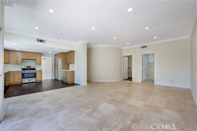 9821 Sunrise Ln - Photo 3 of 6