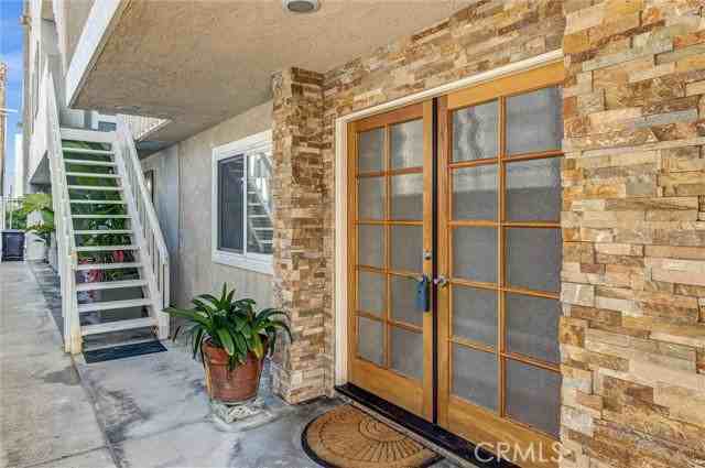 17081 5th St - Photo 3 of 8