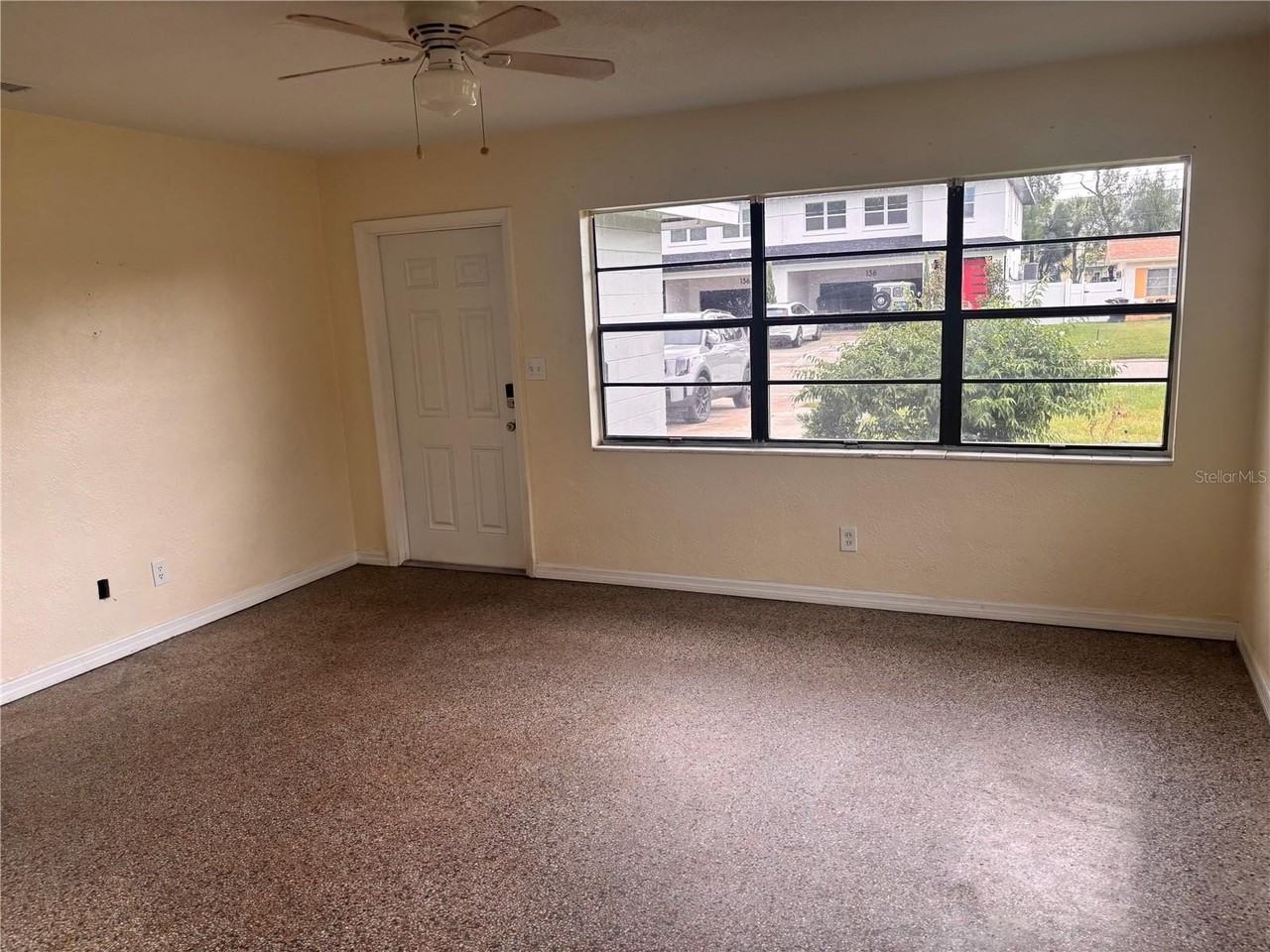 139 38th Ave Se - Photo 2 of 15