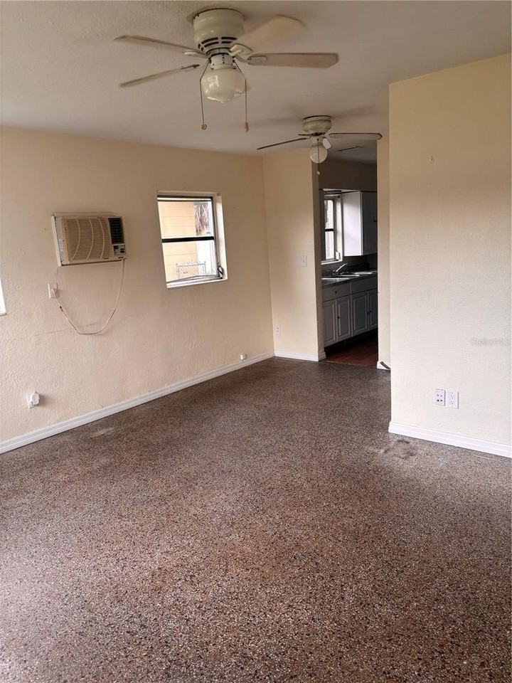 139 38th Ave Se - Photo 4 of 15
