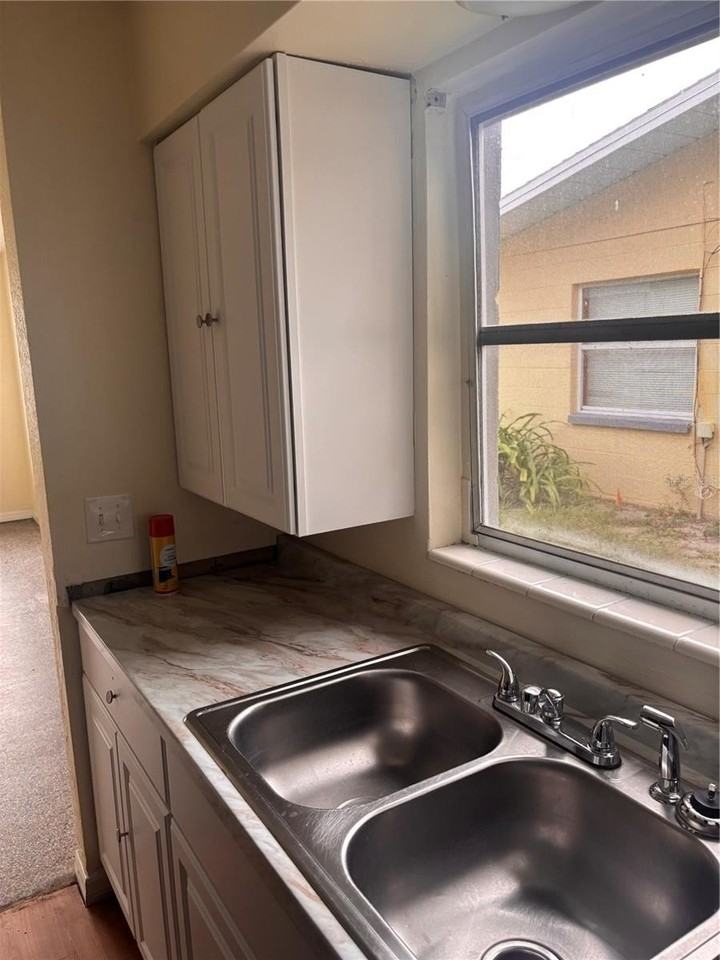 139 38th Ave Se - Photo 6 of 15
