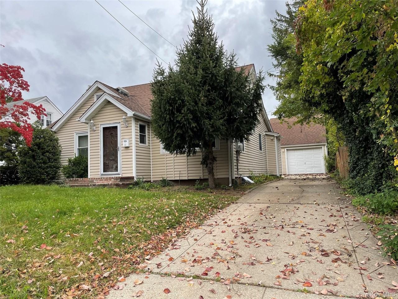 6 Dawes Ave - Photo 2 of 14