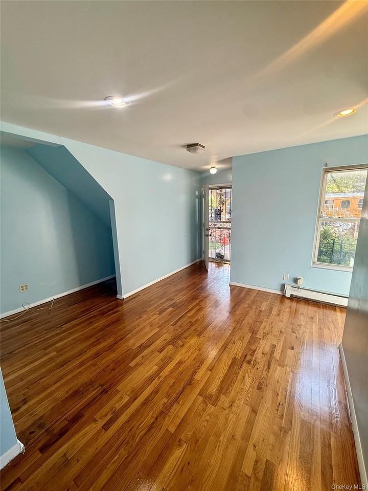 17823 146th Dr - Photo 2 of 8