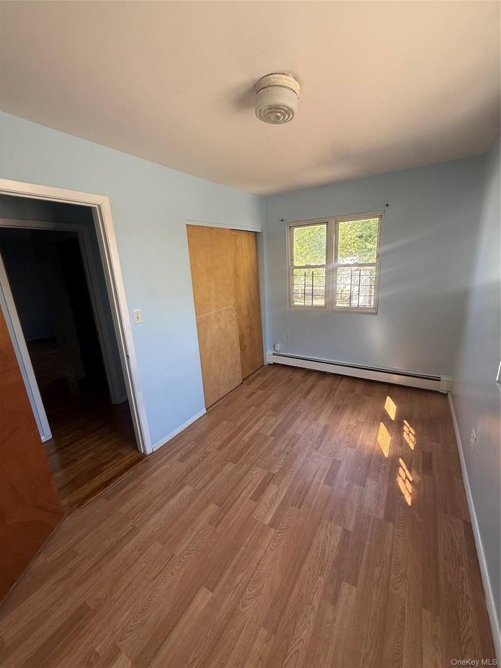 17823 146th Dr - Photo 4 of 8