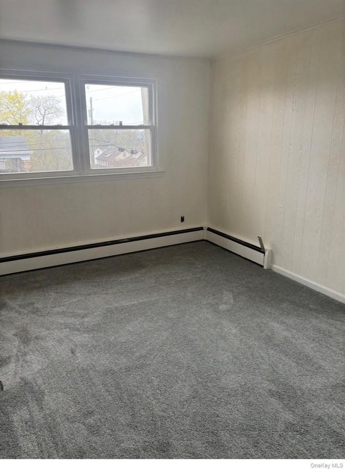 10 Rockland Ave - Photo 3 of 7