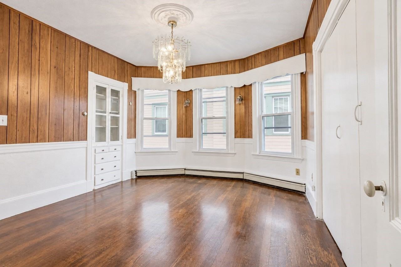 302 Columbia St #2 - Photo 4 of 9