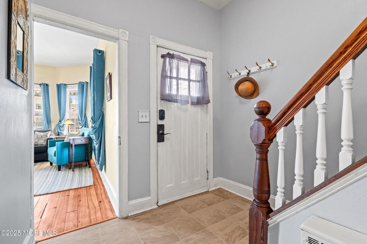 49 Franklin Ave - Photo 7 of 50