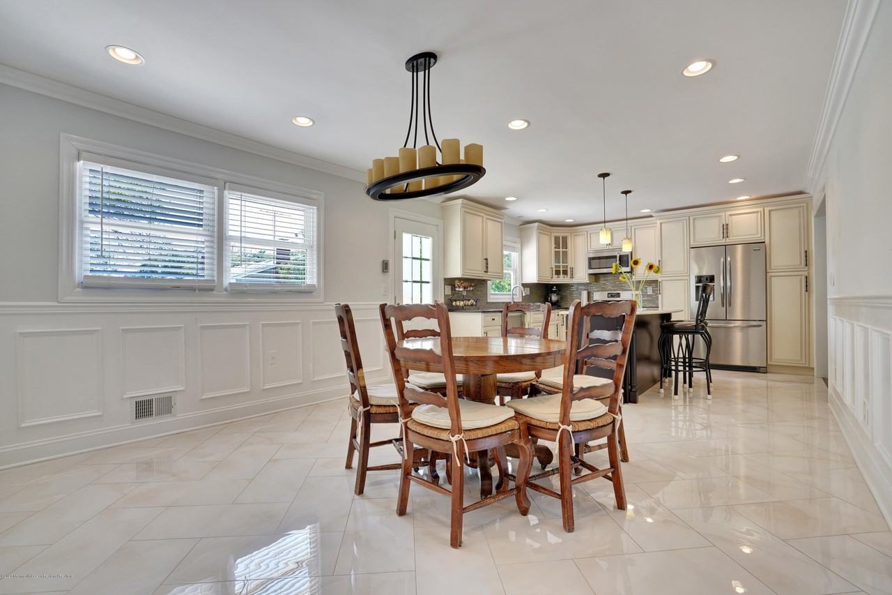 785 Norwood Ave - Photo 6 of 21