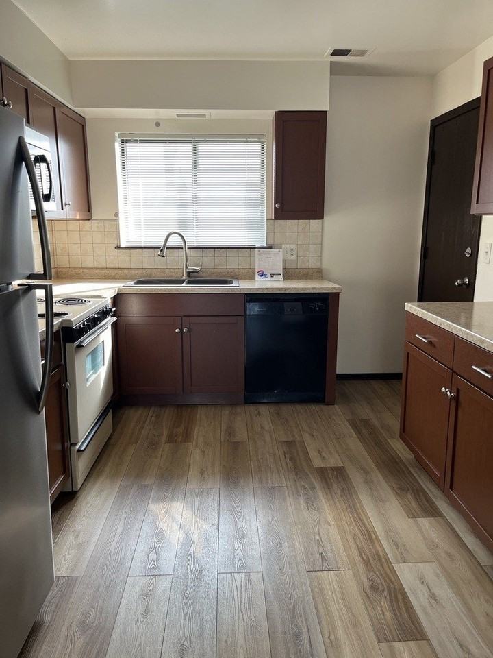 1781 Rand Rd #2A - Photo 4 of 11