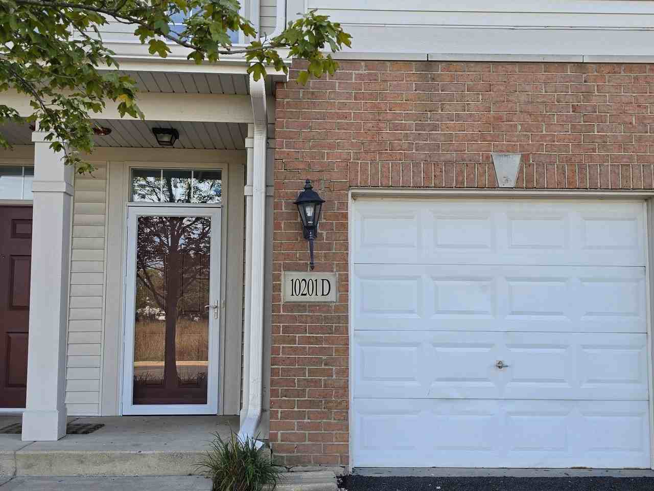 10201 Camden Ln - Photo 3 of 29