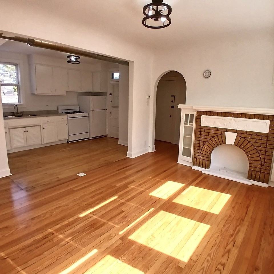 6452 W Dickens Ave #2W - Photo 5 of 14