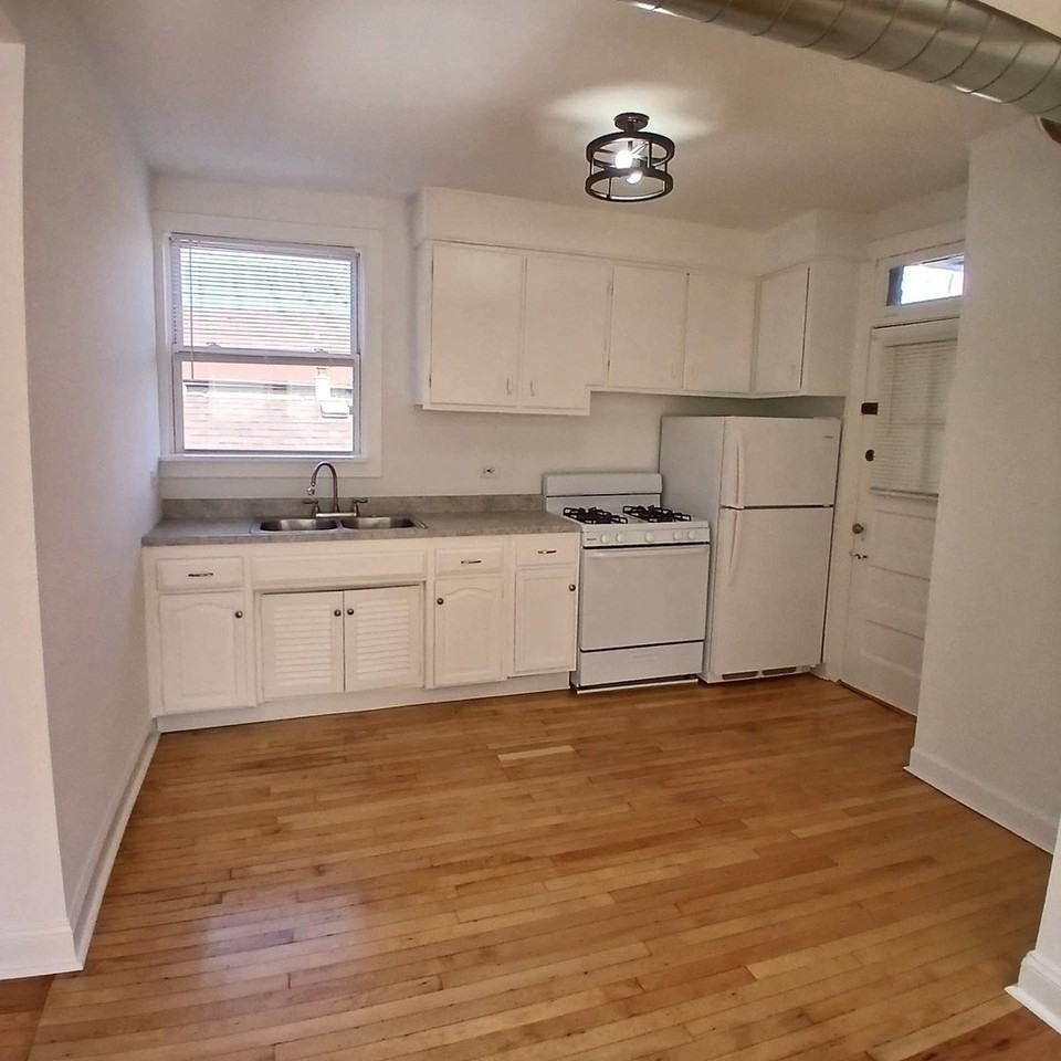 6452 W Dickens Ave #2W - Photo 6 of 14