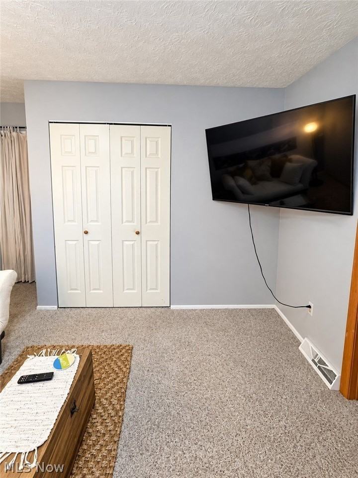 2048 Berger Ave - Photo 6 of 14