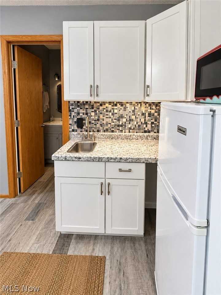 2048 Berger Ave - Photo 7 of 14