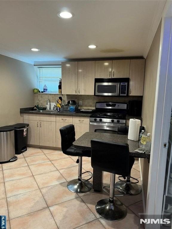 280 Sedore Ave #1 - Photo 5 of 13