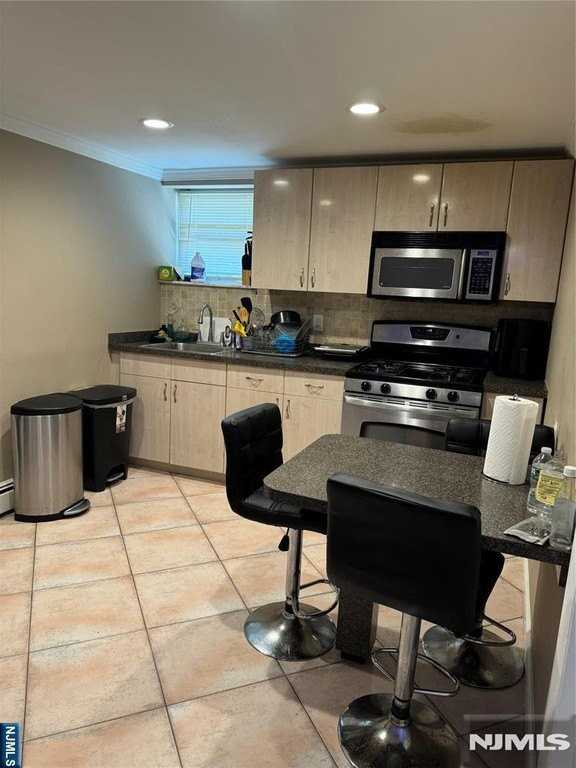 280 Sedore Ave #1 - Photo 6 of 13