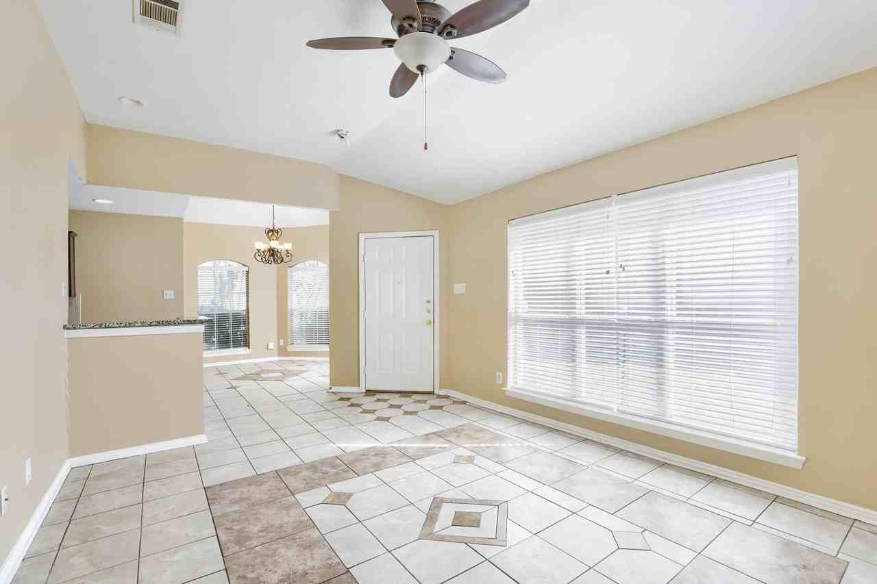 2202 Brookview Dr - Photo 7 of 40