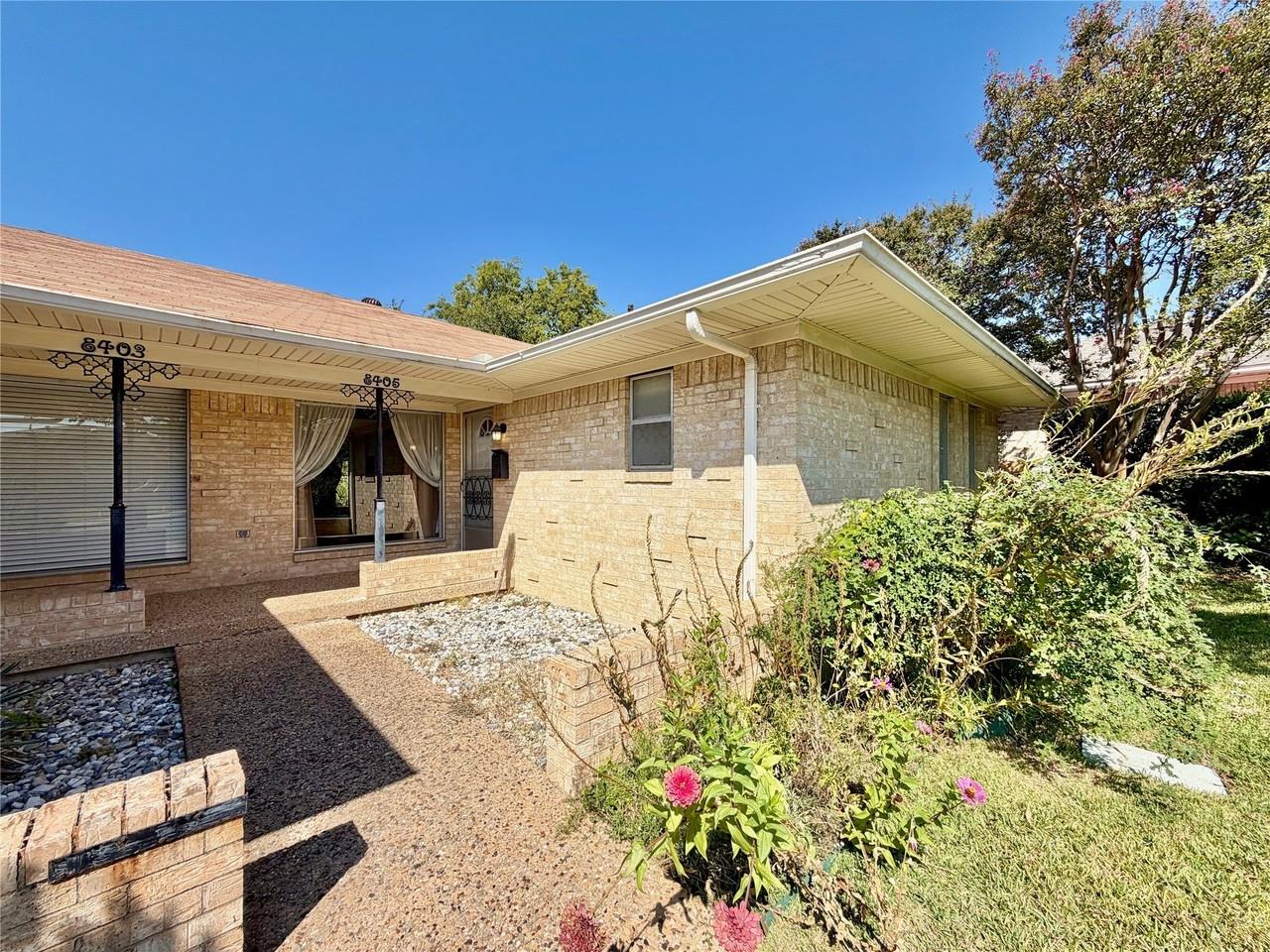 8405 Lullwater Dr - Photo 2 of 20