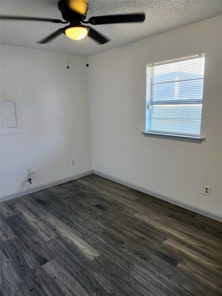3712 Saint Louis Ave - Photo 7 of 14