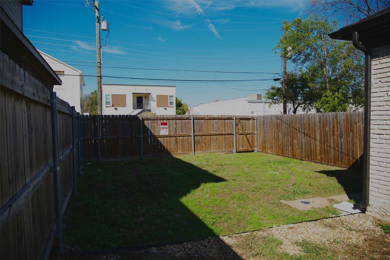 3114 Frazier Ave - Photo 3 of 14
