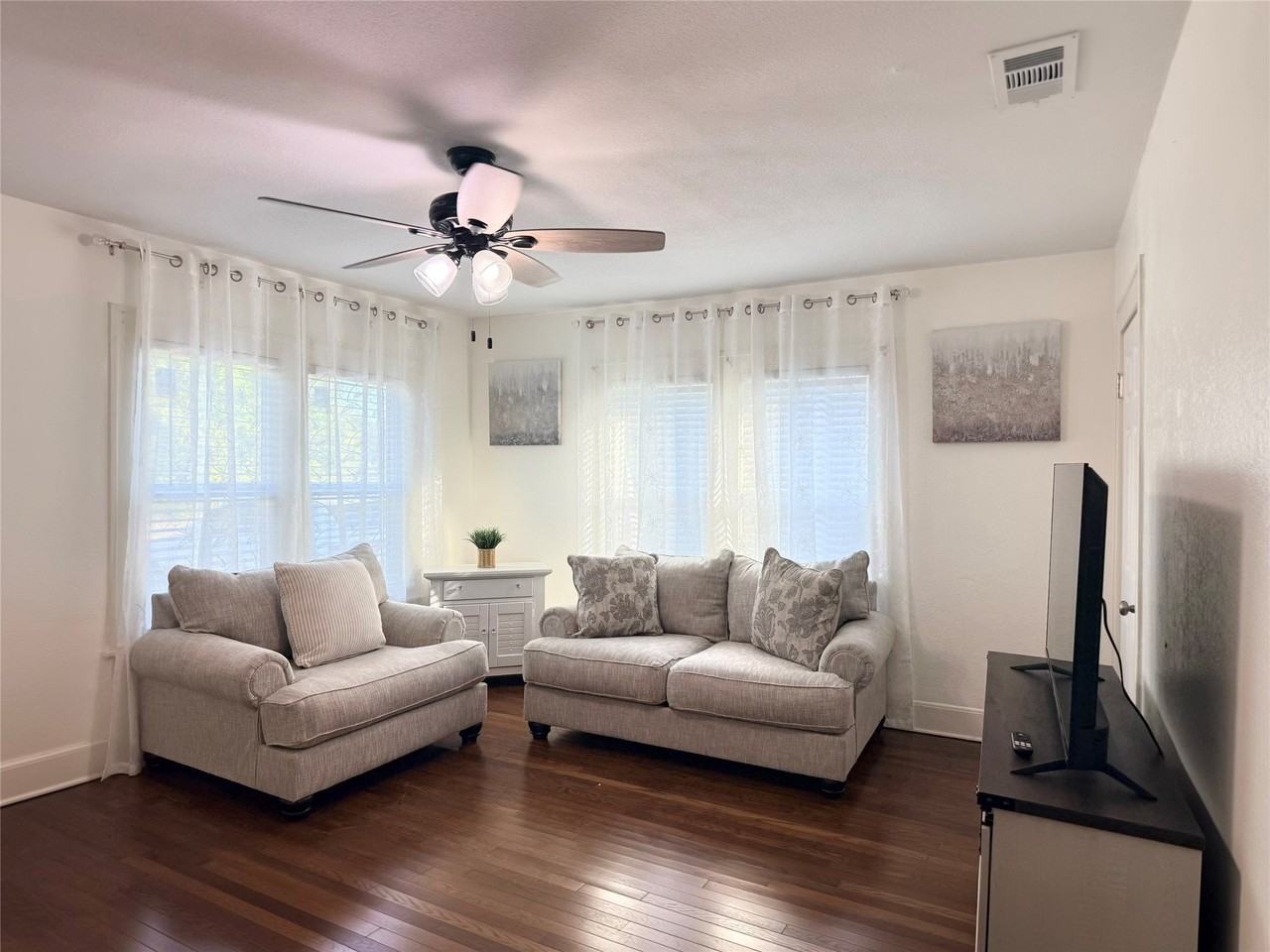 3114 Frazier Ave - Photo 5 of 14
