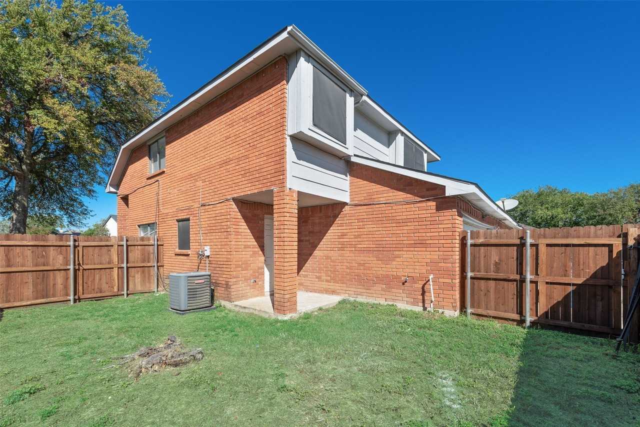914 Wentwood Dr - Photo 2 of 22