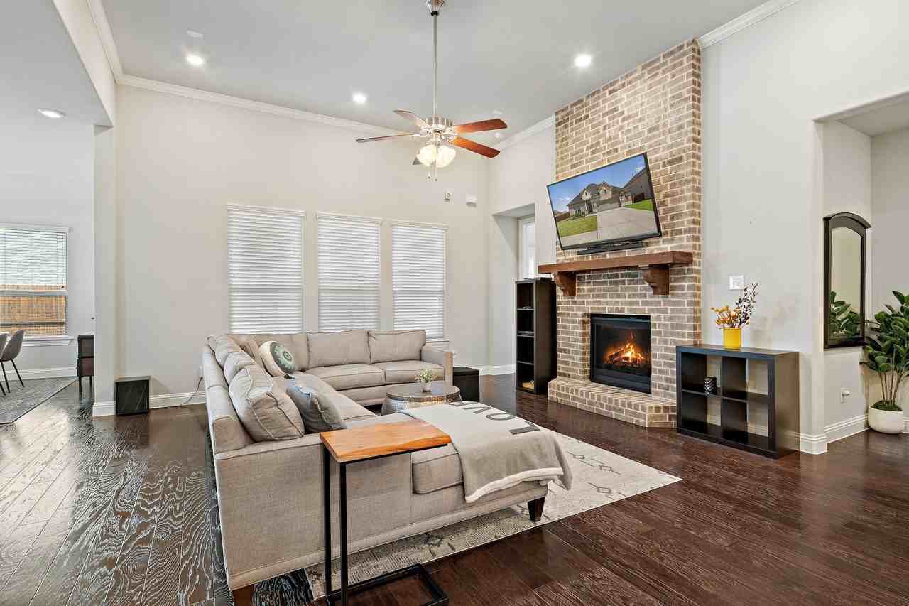 10912 Smithville Pl - Photo 3 of 21