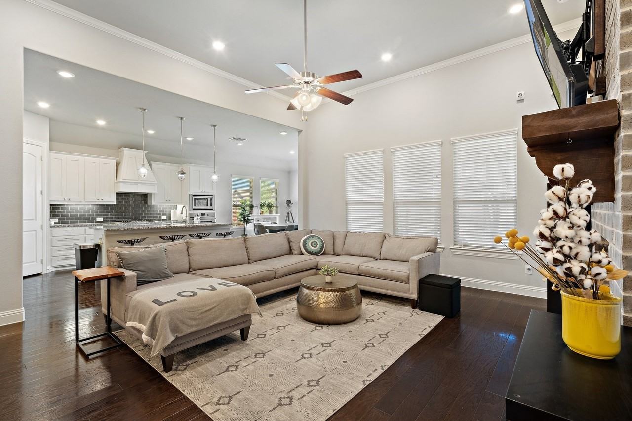 10912 Smithville Pl - Photo 4 of 21