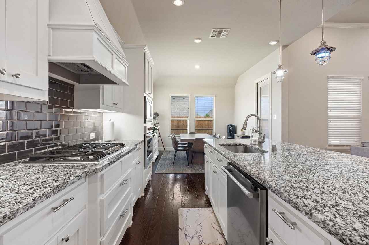 10912 Smithville Pl - Photo 7 of 21