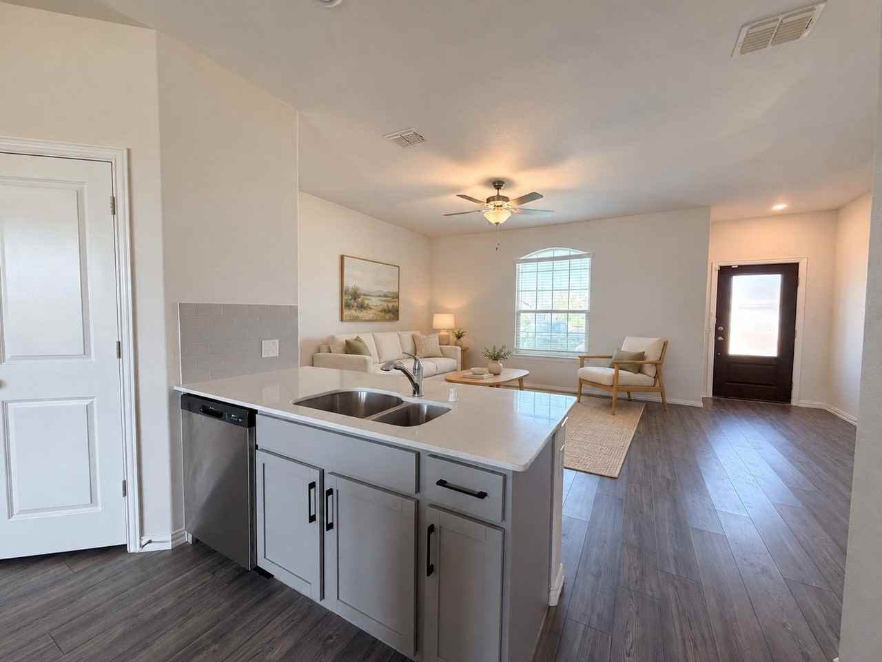 5608 Elwood Dr - Photo 5 of 22