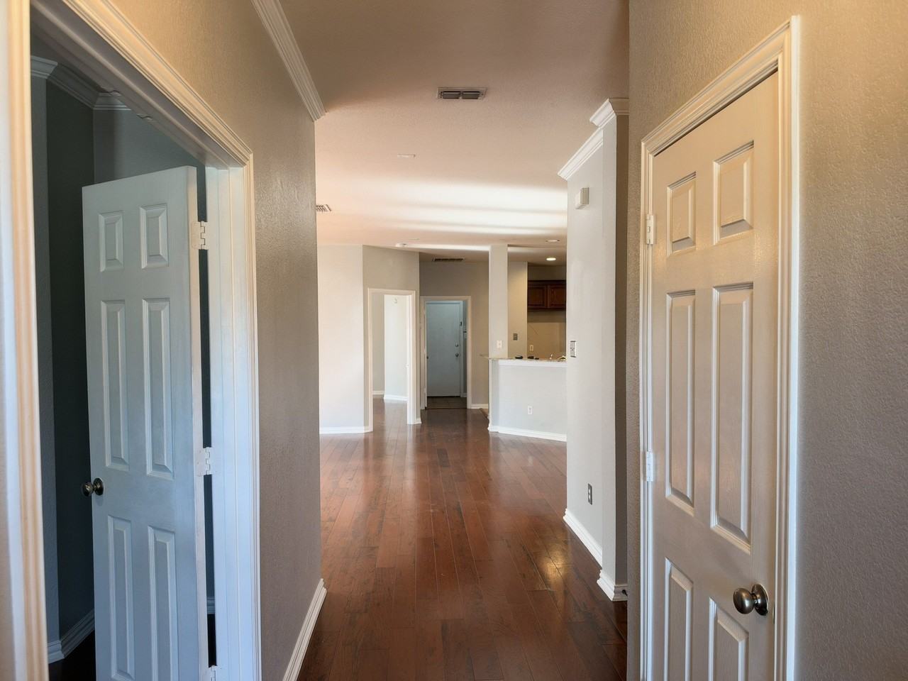5016 Rushden Rd - Photo 2 of 28