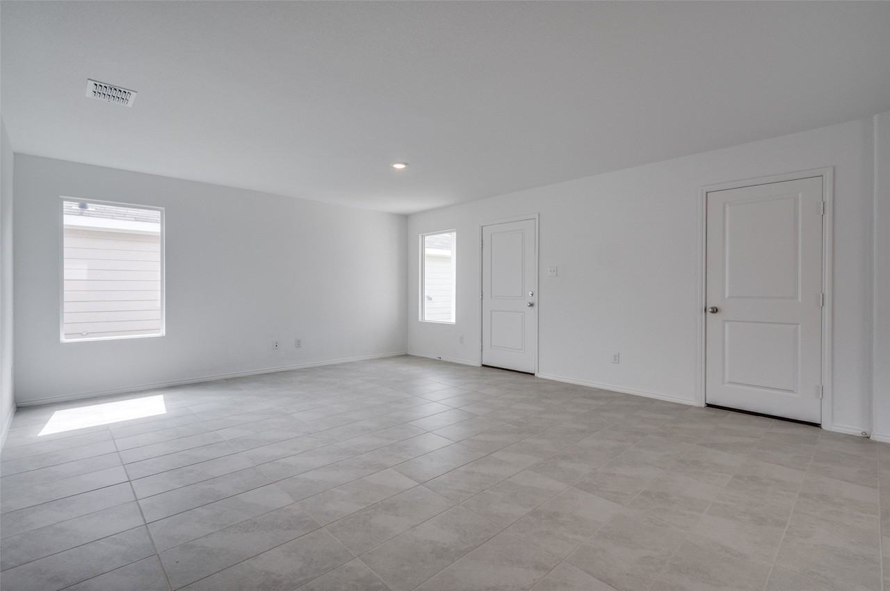 3700 Bluebird Ln - Photo 6 of 35