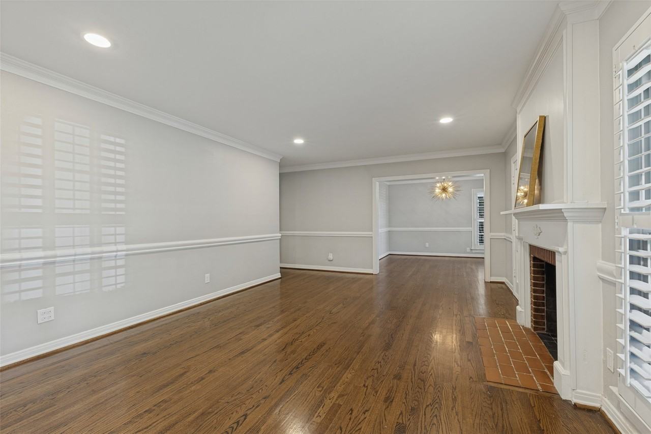 4329 Greenbrier Dr - Photo 3 of 12