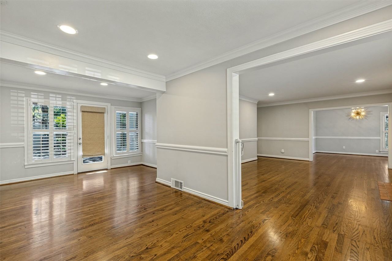 4329 Greenbrier Dr - Photo 5 of 12