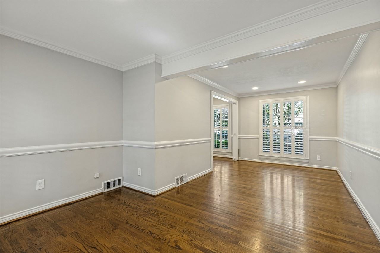4329 Greenbrier Dr - Photo 6 of 12