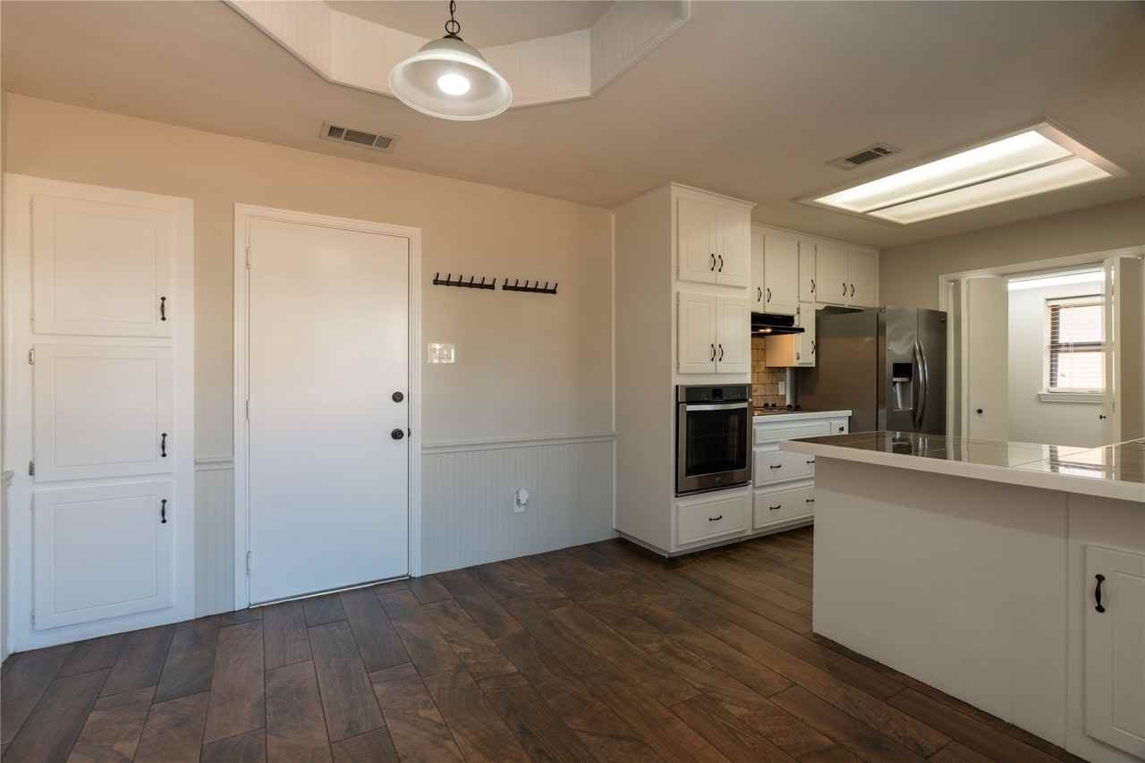 2617 Nantucket Ct - Photo 6 of 26