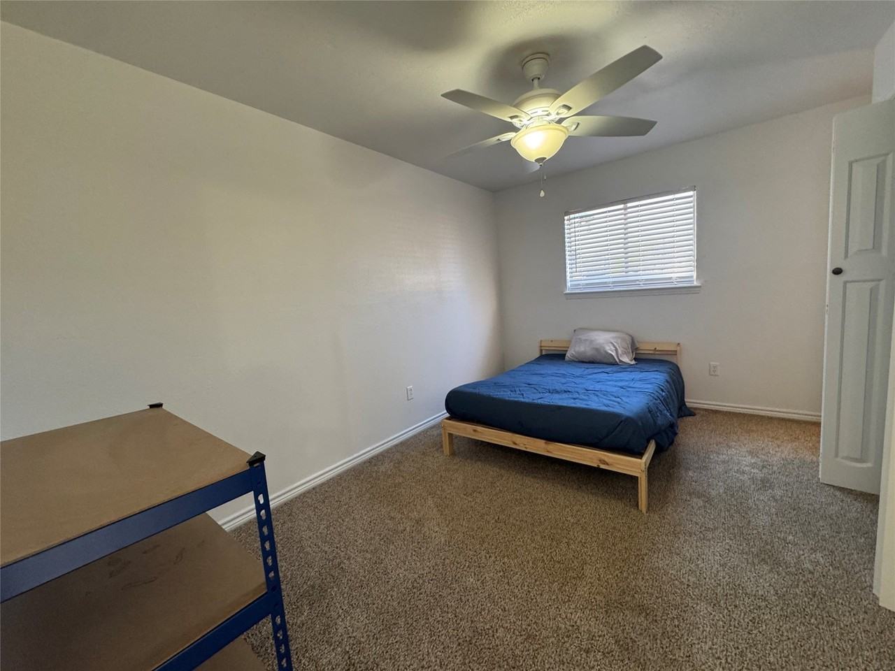 1415 Sewell St #19 - Photo 7 of 9
