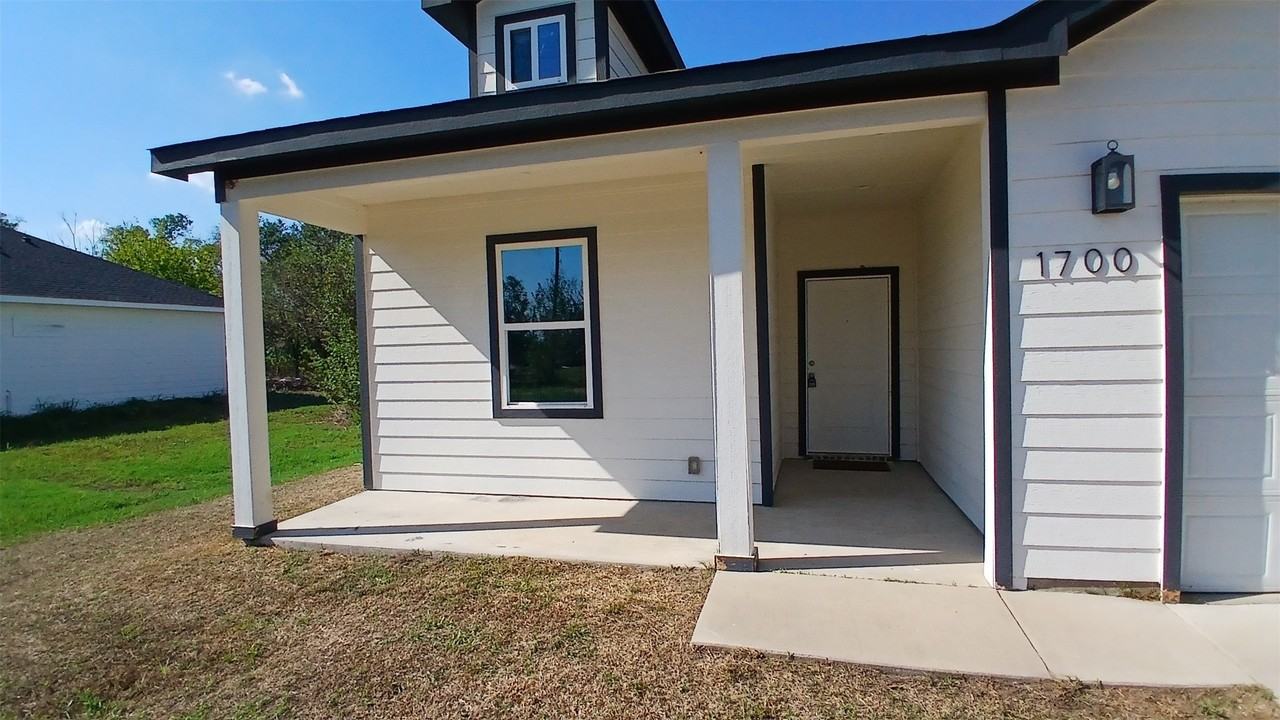 1700 E 10th Ave - Photo 3 of 24