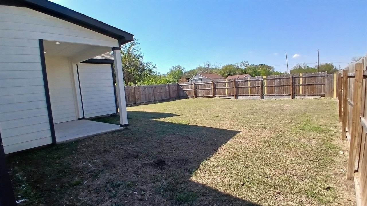 1700 E 10th Ave - Photo 7 of 24