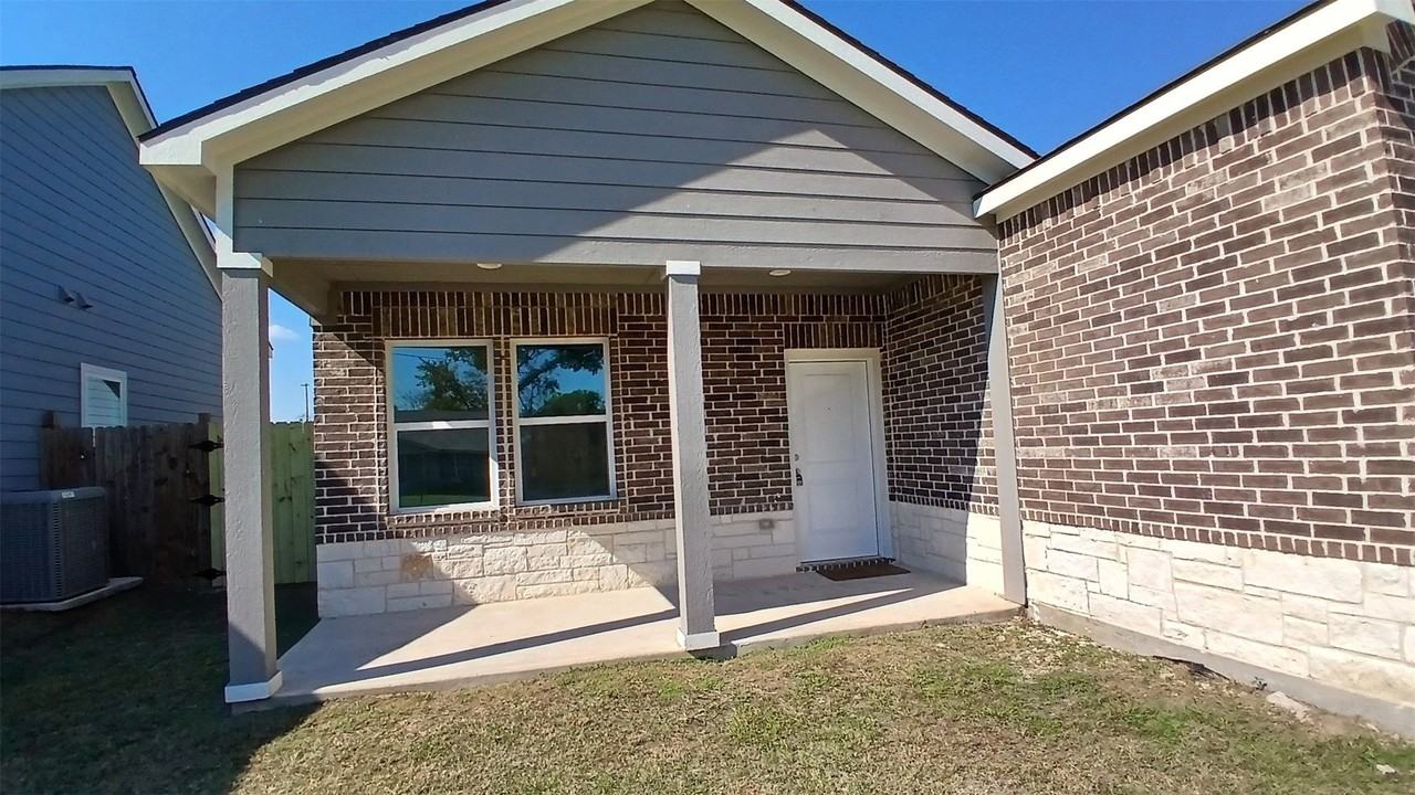 1704 E 10th Ave - Photo 2 of 25